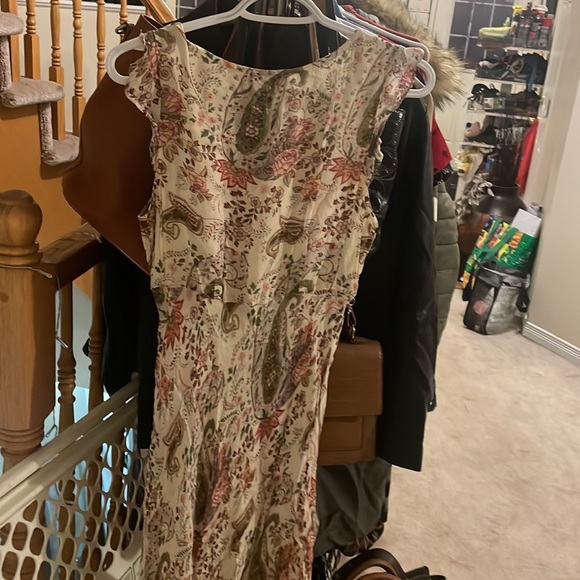 COPY - Beautiful cream and floral dress designer is Angie - Picture 4 of 4